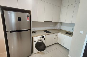 The M @ Medini Macrolink