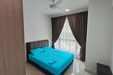 The M @ Medini Macrolink