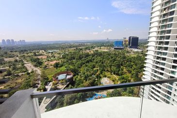 The M @ Medini Macrolink