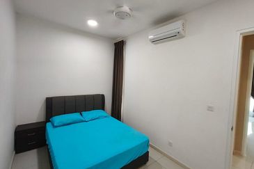 The M @ Medini Macrolink