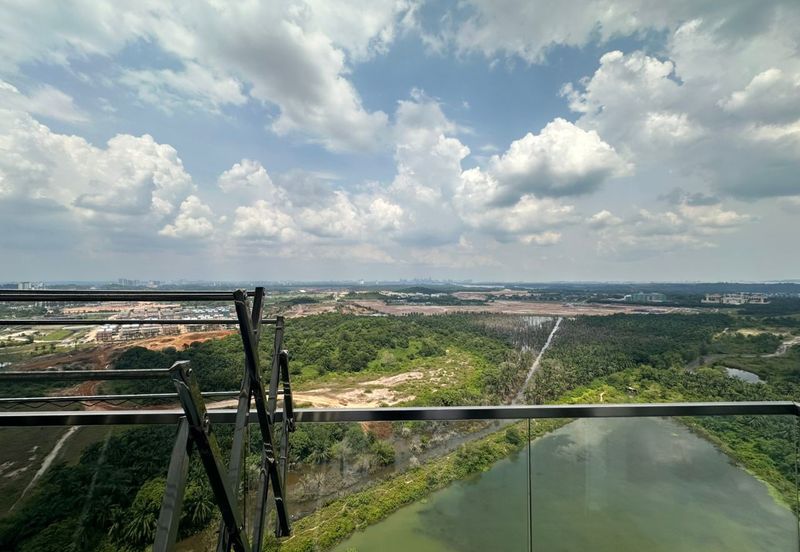 D\'Pristine @ Medini