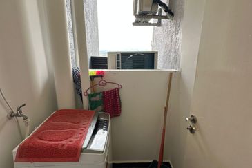 D\'Pristine @ Medini