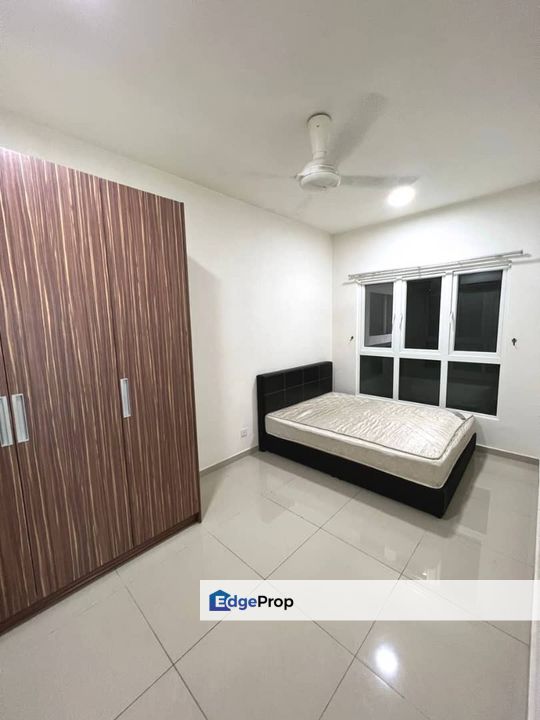 Season Luxury Apartment Larkin Suriamas Suites Bistari Impian Zennith Suites Middle Floor For Sale , Johor, Johor Bahru