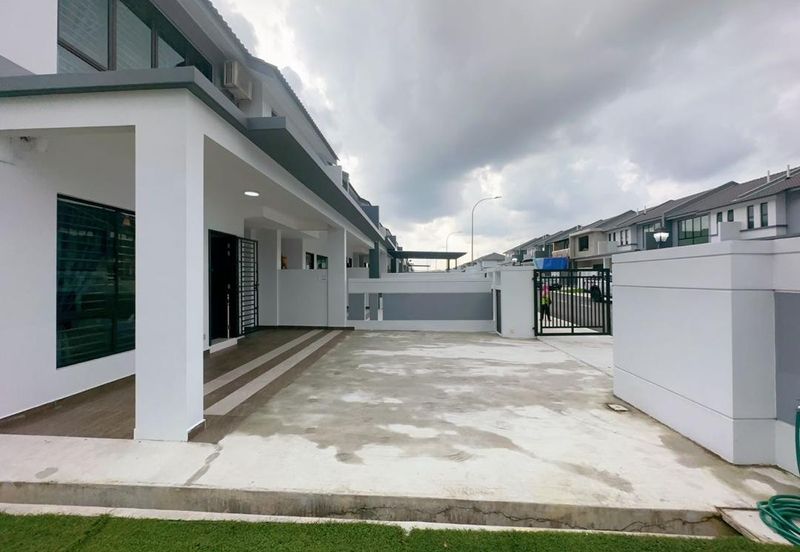 Desa Palma, Nasa City