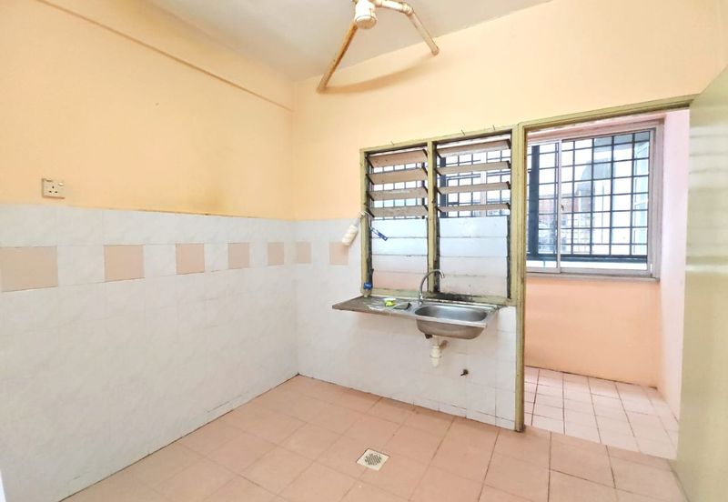 Sri Impian Apartment, Larkin Perdana