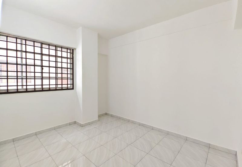 Sri Impian Apartment, Larkin Perdana