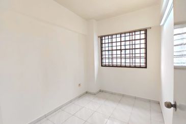 Sri Impian Apartment, Larkin Perdana