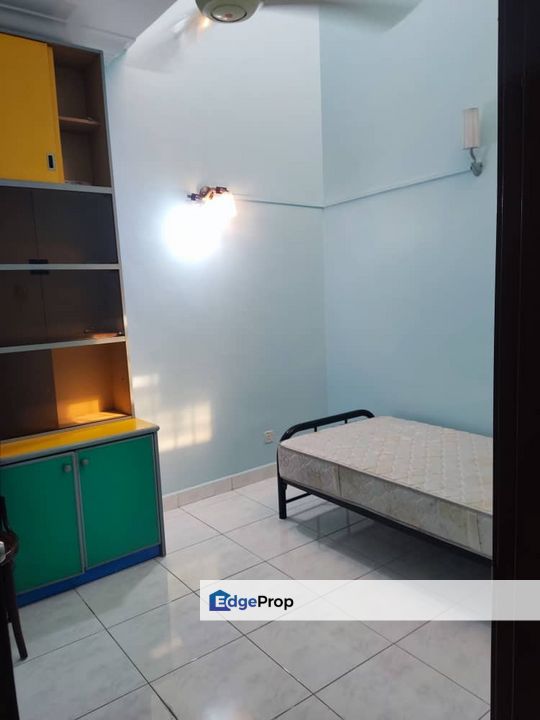 Taman Pelangi Indah Jalan Pesona Taman Gaya Puteri Wangsa Ulu Tiram 1.5 Storey Terrace House For Rent , Johor, Ulu Tiram