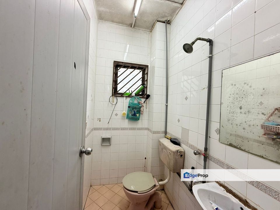 Taman Sri Yaacob Jalan Putra Skudai Nusa Bestari Bandar Uda Utama Double Storey Medium Cost For Sale , Johor, Skudai