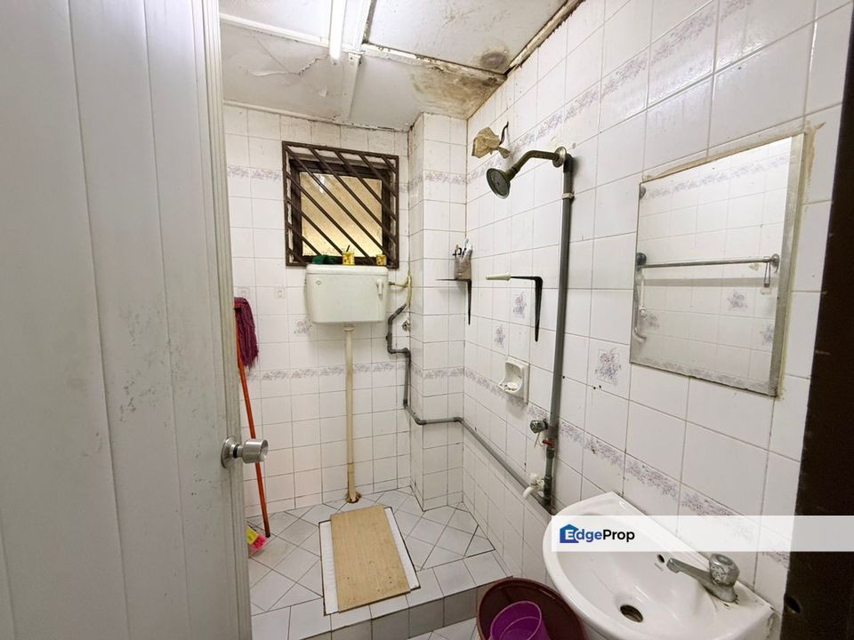 Taman Sri Yaacob Jalan Putra Skudai Nusa Bestari Bandar Uda Utama Double Storey Medium Cost For Sale , Johor, Skudai