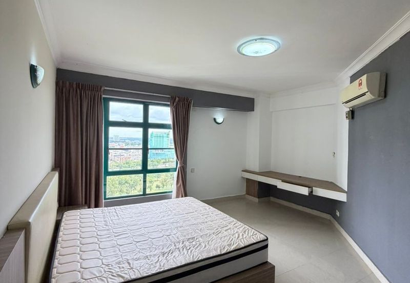 The Straits View, Bandar Baru Permas Jaya