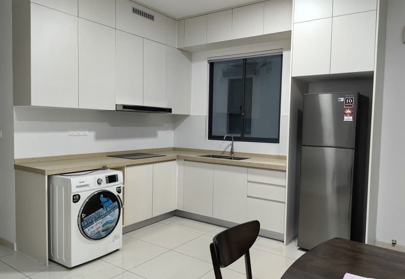 The M @ Medini Macrolink