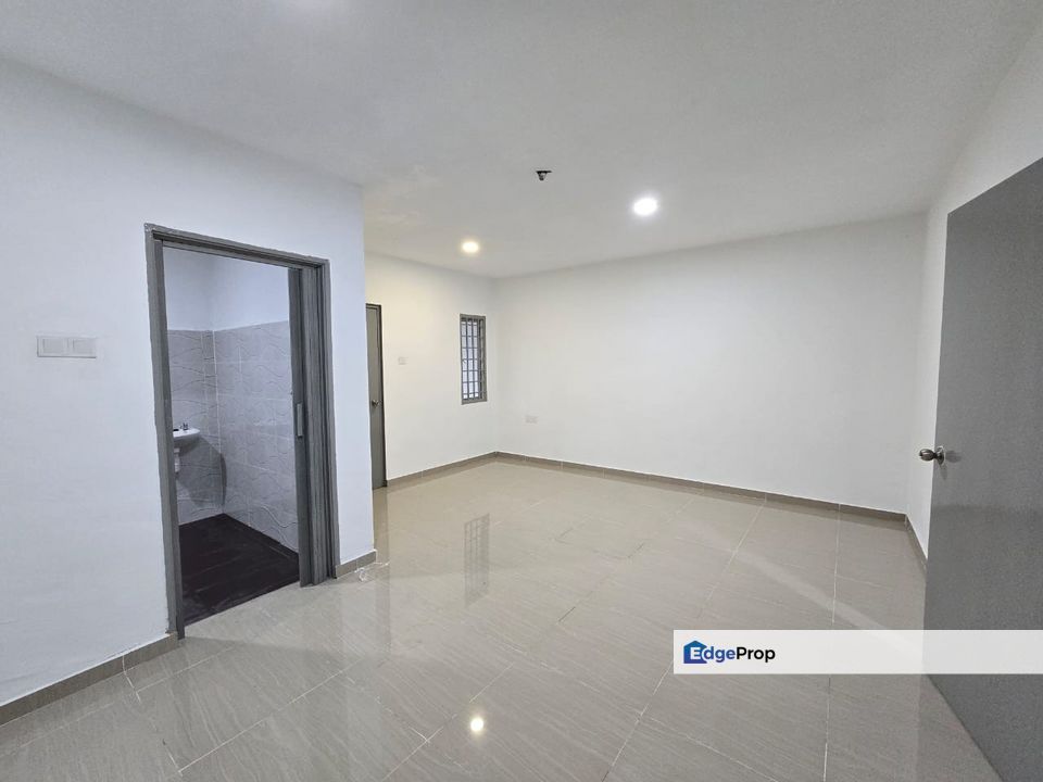 Taman Sri Putri Skudai Jalan Gangsa Tun Aminah Taman Universiti Skudai Baru Double Storey Terrace House For Sale , Johor, Skudai
