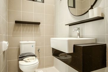 Maldives Residences Bayan Lepas Condominium For Sale 