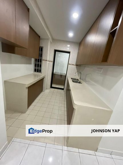 Pelangi Damansara, Kota Damansara Apartment for Sale Corner Lot, Move In Condition, New AirCon, New WaterHeater, New Kitchen Table Top & Stove, Ect, Selangor, Kota Damansara