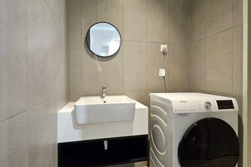 Yolo Signature Suites