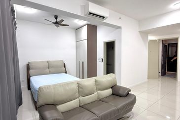 SOUTHPLACE 2 SHOPPES & RESIDENCES