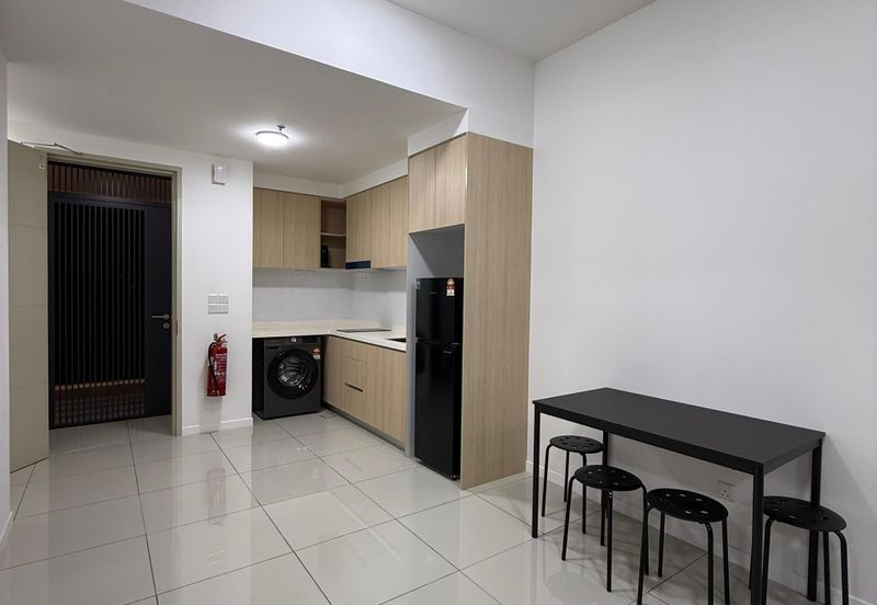 SOUTHPLACE 2 SHOPPES & RESIDENCES