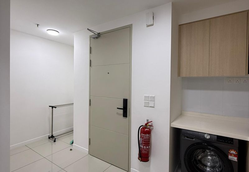 SOUTHPLACE 2 SHOPPES & RESIDENCES