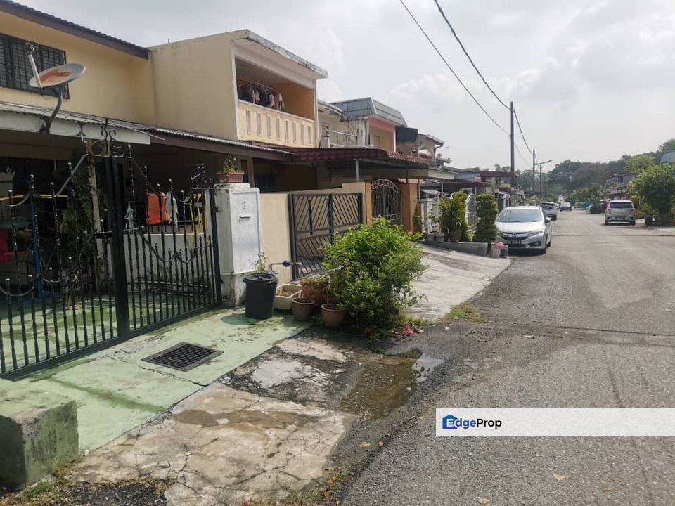 Cheapest Double Storey At Taman Universiti Indah Seri Kembangan, Selangor, Seri Kembangan
