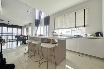 Isola Villa @ Senibong Cove