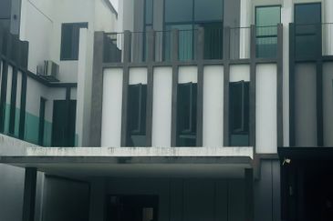 Ready to Move In - Brand NEW 3 storey superlink for sale at Kalista Parkhomes, Bukit Rahman Putra