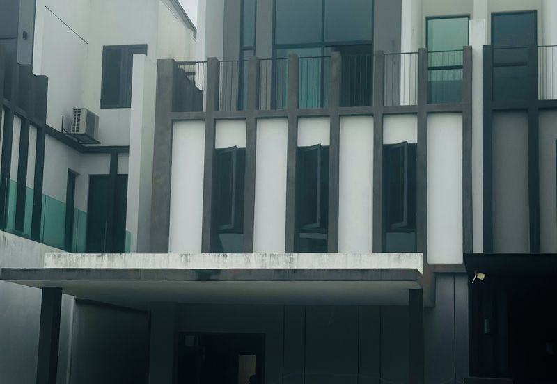 Ready to Move In - Brand NEW 3 storey superlink for sale at Kalista Parkhomes, Bukit Rahman Putra