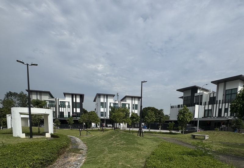 Ready to Move In - Brand NEW 3 storey superlink for sale at Kalista Parkhomes, Bukit Rahman Putra