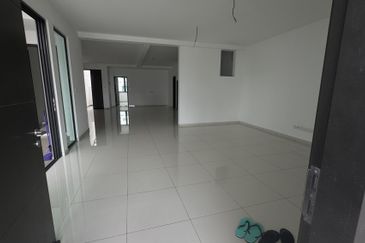 Ready to Move In - Brand NEW 3 storey superlink for sale at Kalista Parkhomes, Bukit Rahman Putra