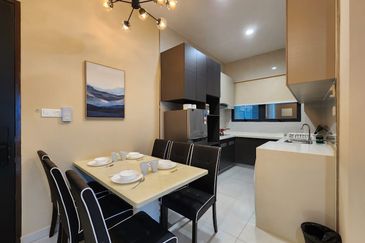 Baypoint @ Country Garden Danga Bay