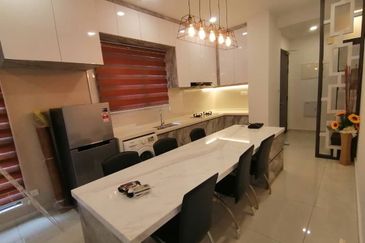 Baypoint @ Country Garden Danga Bay