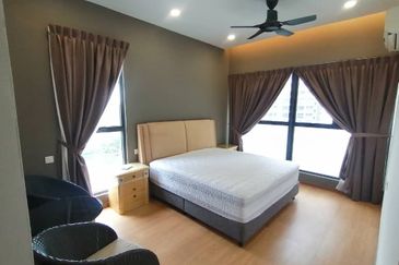 Baypoint @ Country Garden Danga Bay