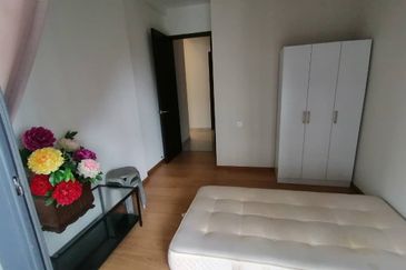 Baypoint @ Country Garden Danga Bay