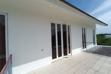 Emerald Bay @ Puteri harbour