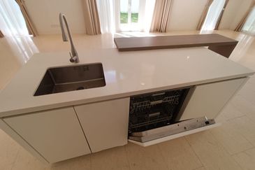 Emerald Bay @ Puteri harbour