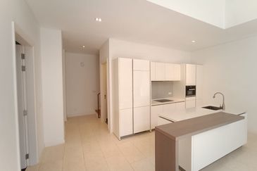 Emerald Bay @ Puteri harbour