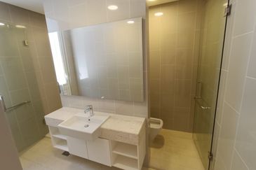 Emerald Bay @ Puteri harbour