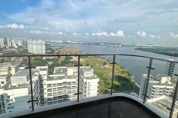 Baypoint @ Country Garden Danga Bay