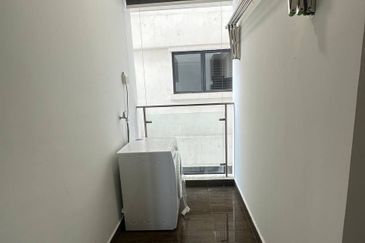 Baypoint @ Country Garden Danga Bay