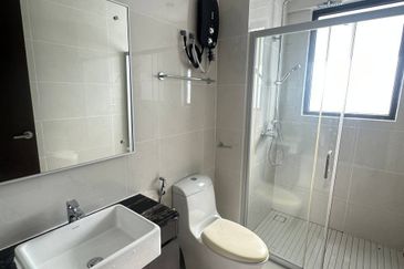 Baypoint @ Country Garden Danga Bay