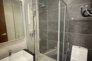 Baypoint @ Country Garden Danga Bay