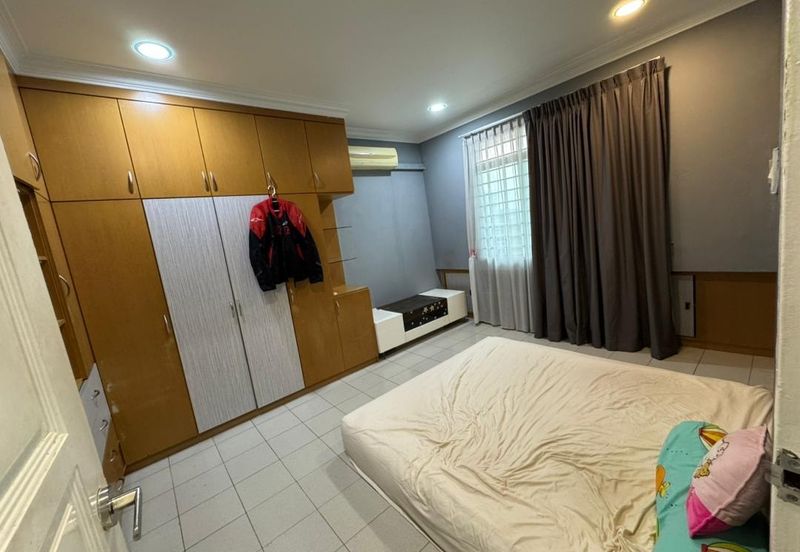 Mon Bisca, Bandar Baru Permas Jaya