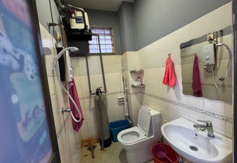 Mon Bisca, Bandar Baru Permas Jaya