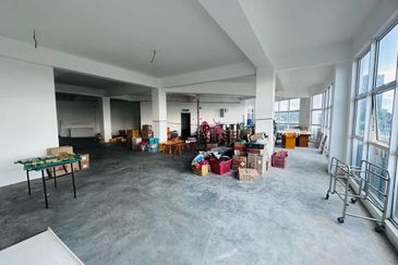 Taman Mount Austin Commercial