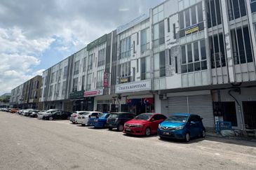 Oasis 2 @ Tropicana Danga Cove