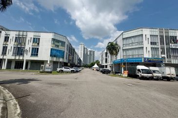 Oasis 2 @ Tropicana Danga Cove