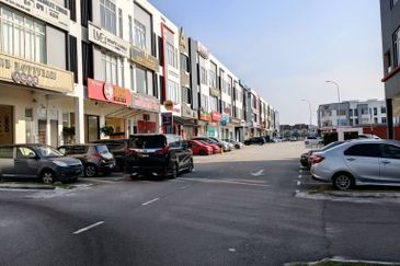 Crest @ Austin Emerald 1