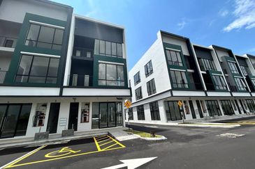 Crest @ Austin Emerald 2