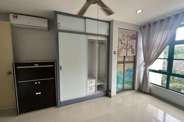 The Straits View, Bandar Baru Permas Jaya