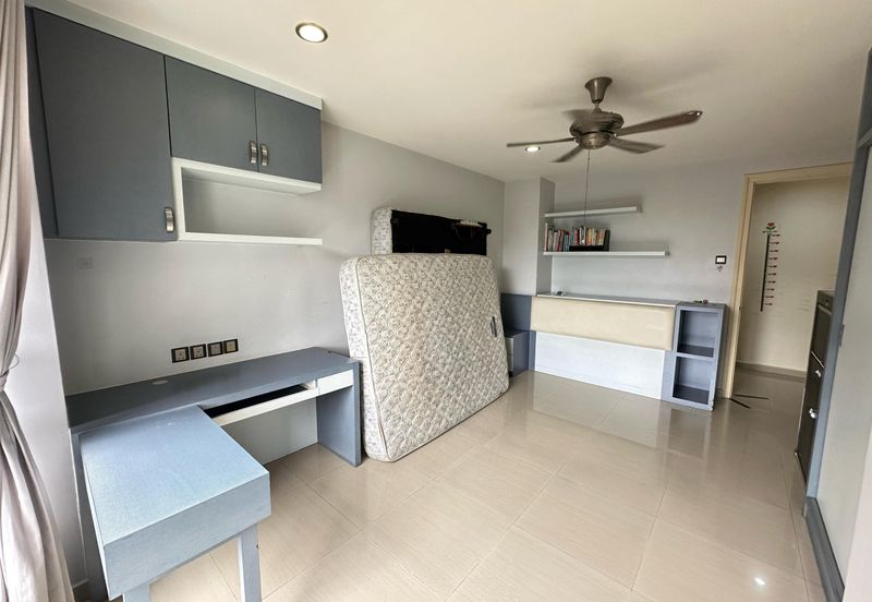 The Straits View, Bandar Baru Permas Jaya